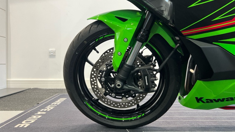 Kawasaki Ninja Zx 4 ZX400SRFNN (24MY)